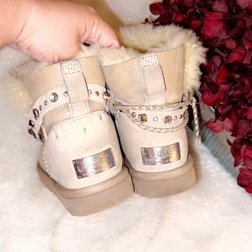 UGG Renn Boot in Sand - Picture 8 of 12